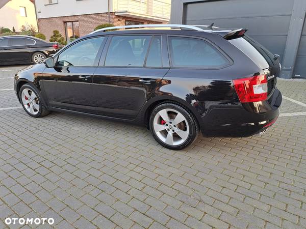 Skoda Octavia 2.0 TDI DSG RS - 3