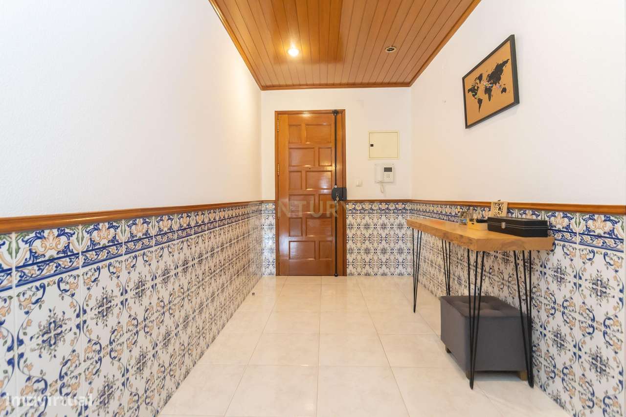 Apartamento T2 com Parqueamento, Elevador, Pronto a Habitar – Uma Opor-7
