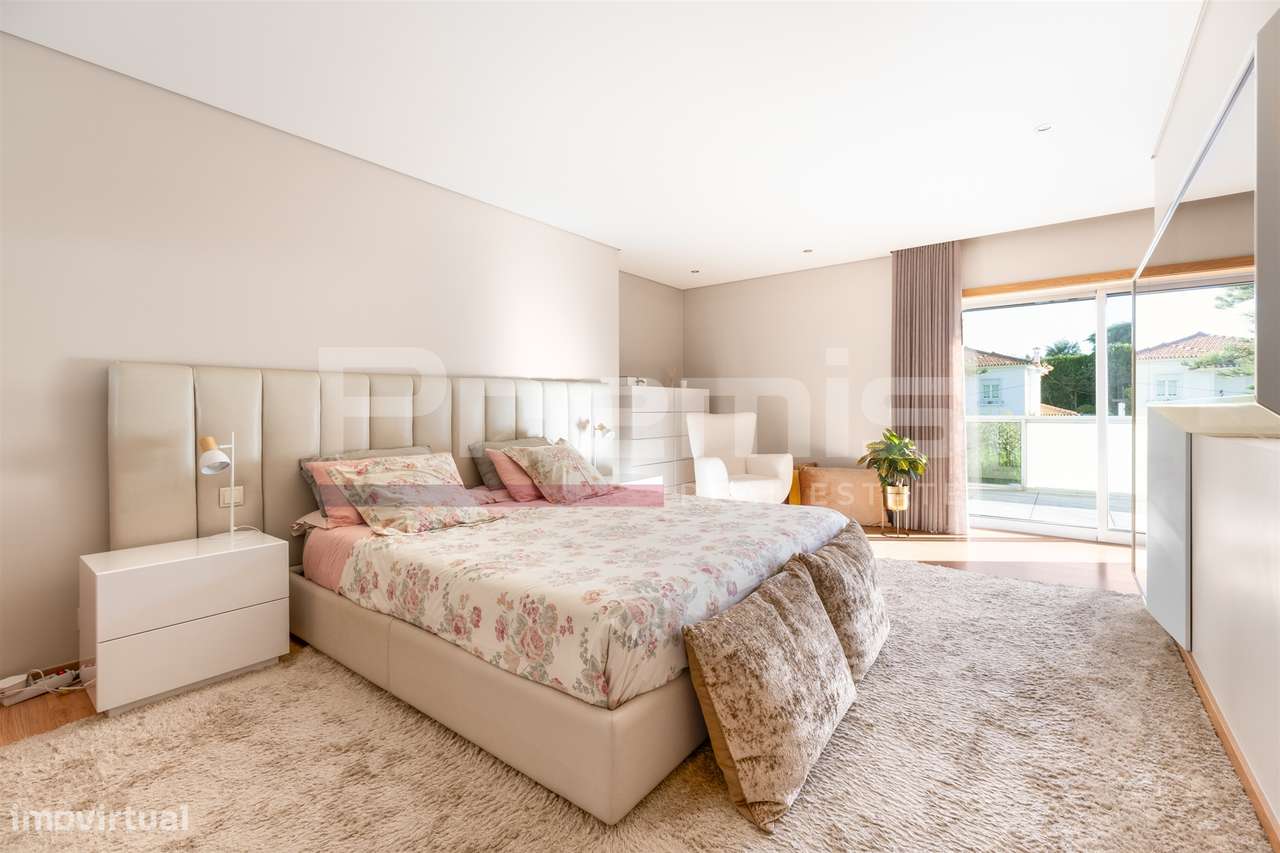 Moradia T5, com jardim e garagem para 4 carros, em Vila Nova de Gaia-37