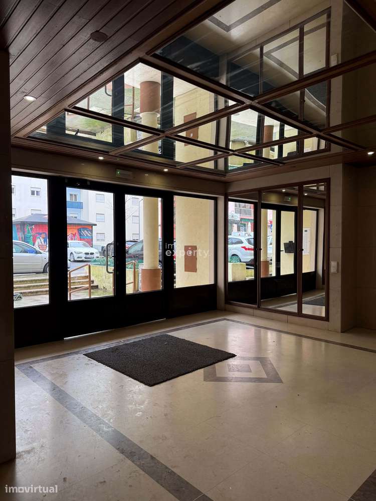 Apartamento T2 na Tapada das Mercês, Lisboa - Grande imagem: 2/19