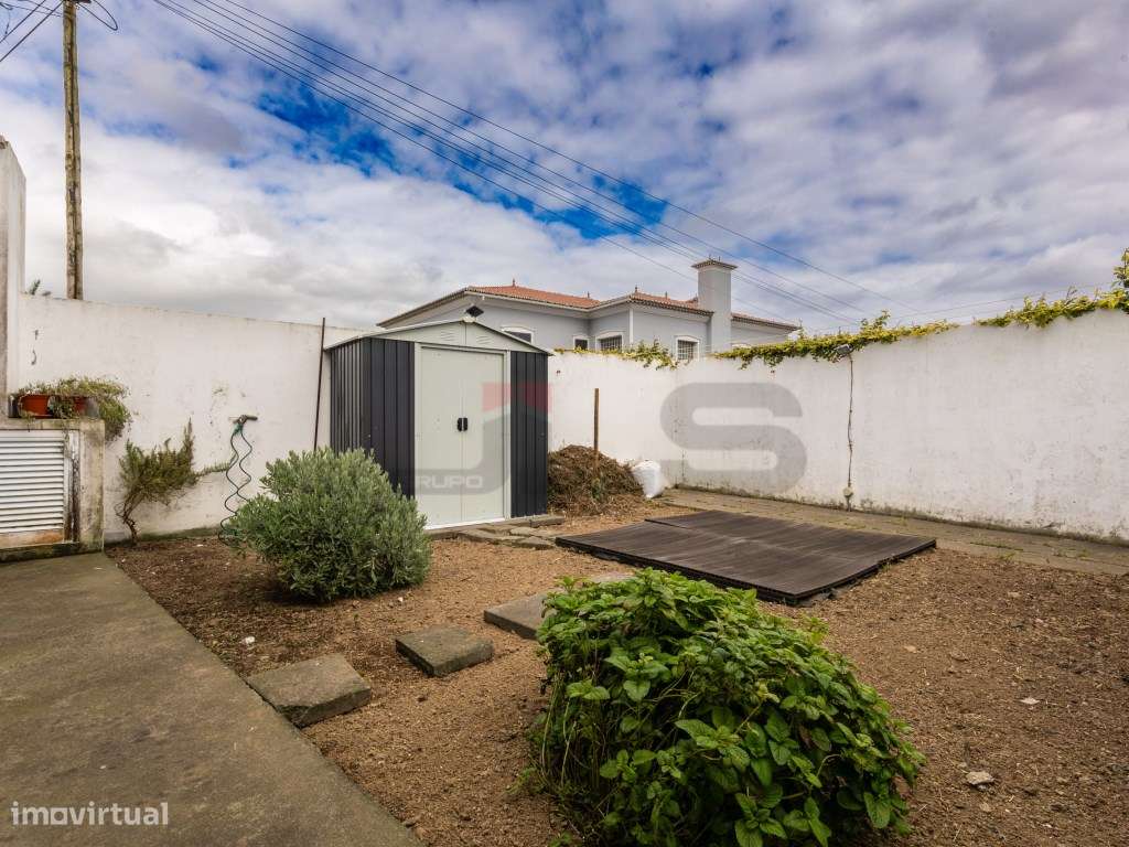 Moradia Térrea em Fenais da Luz: Conforto e Proximidade ao Mar-16