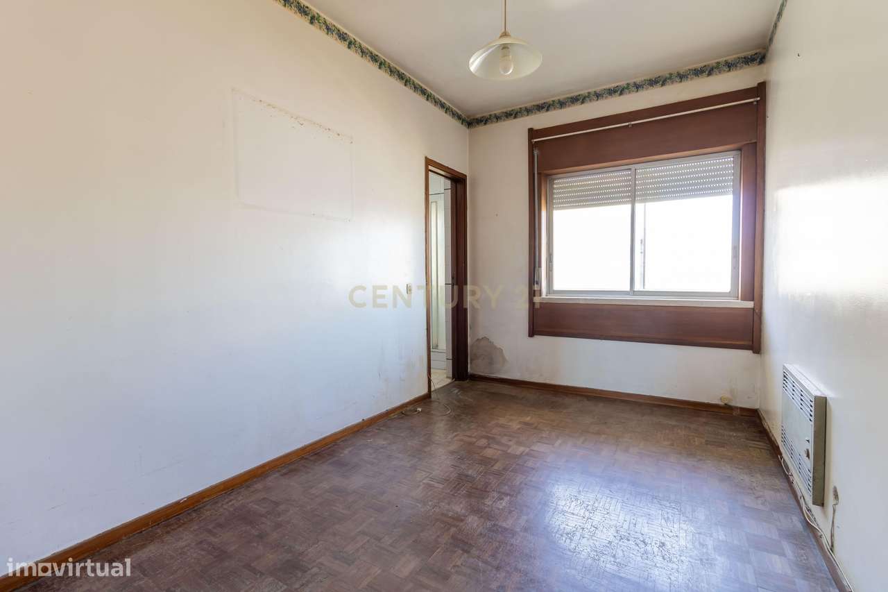 Miraflores | Luz, Espaço e Vistas Desafogadas para Criar uma Casa Únic-9