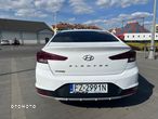 Hyundai Elantra 1.6 Classic Plus - 5