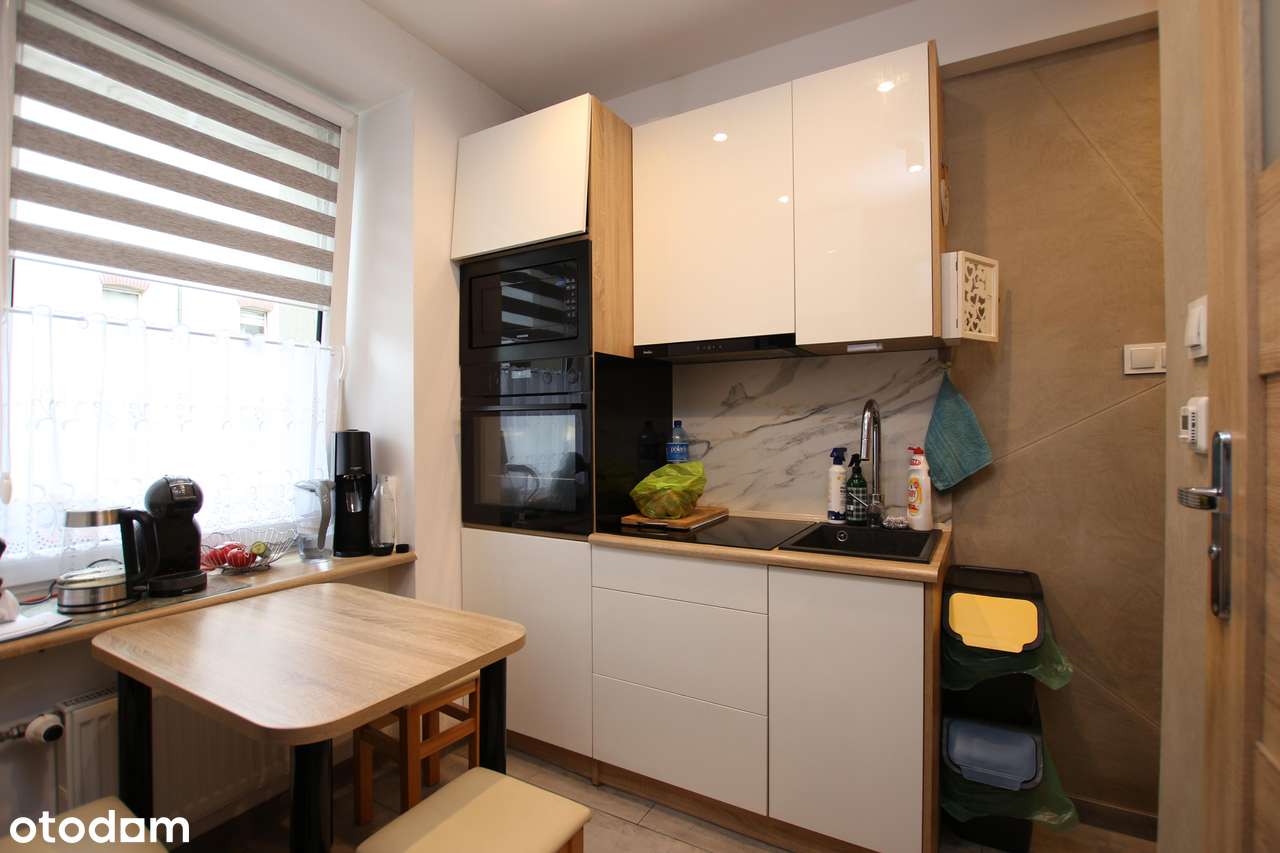 Mieszkanie i budynek po remoncie, parking dla mieszkańców.-6