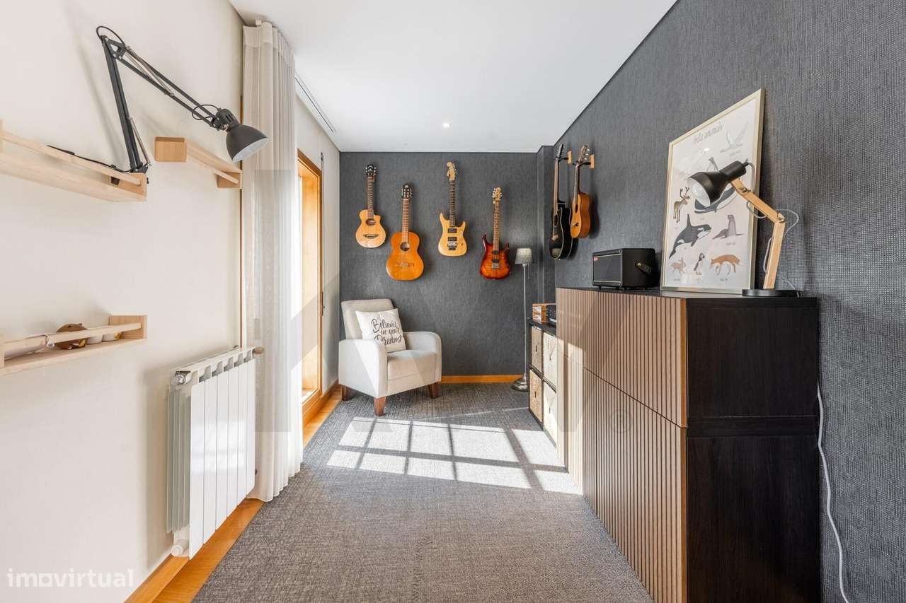 T3 com varanda, vistas desafogadas e garagem dupla em Vilar de Ando - Grande imagem: 5/25