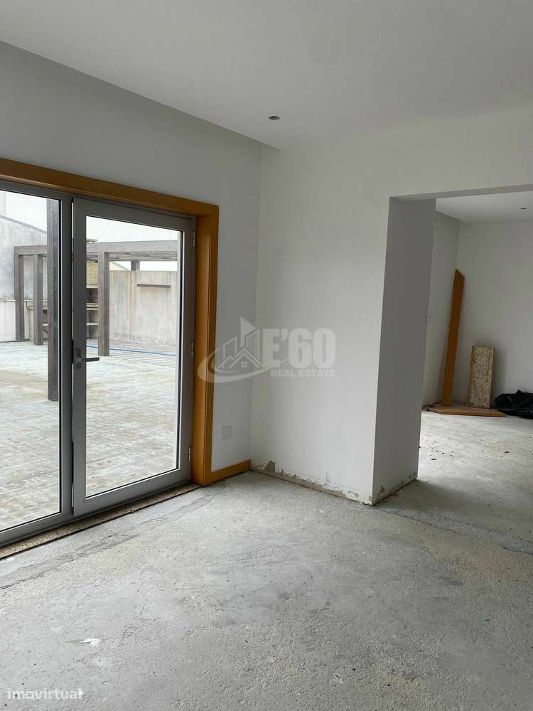 T4 DUPLEX COM TERRAÇO ESPINHO-19