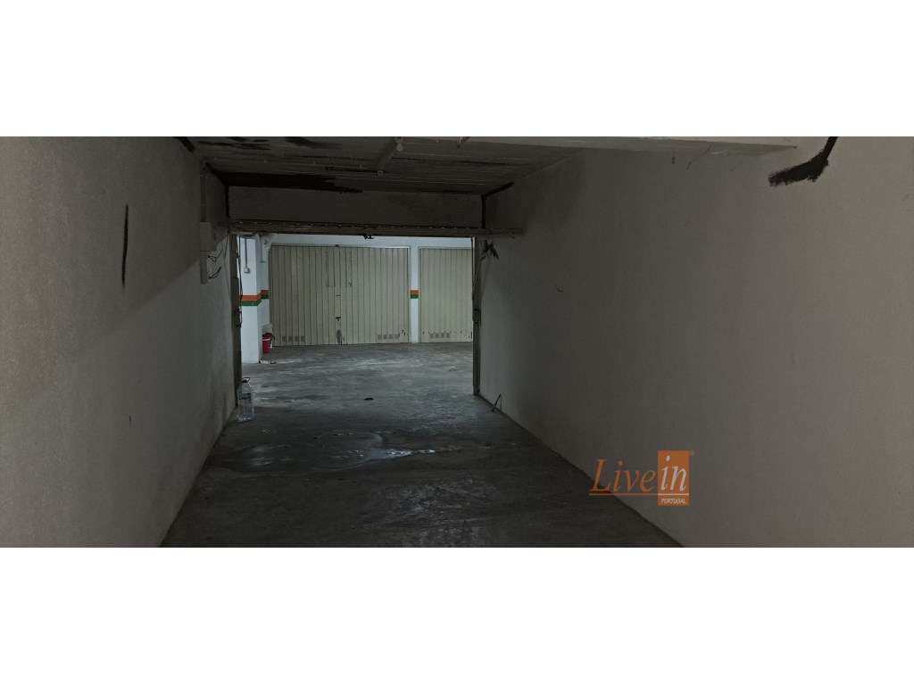 Garagem (BOX) com 22 m2 em Mem Martins - Grande imagem: 3/6