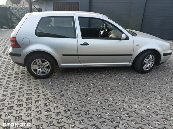 Volkswagen Golf IV 1.9 SDI Trendline - 2