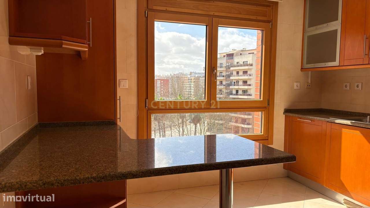 EXCELENTE APARTAMENTO T3 NAS COLINAS DO CRUZEIRO, ODIVELAS - Grande imagem: 4/37