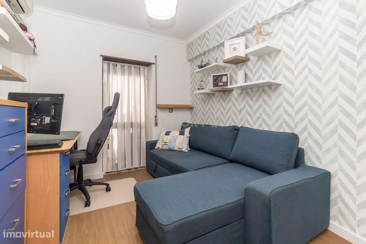 Excelente T3 Remodelado – 3º Andar (sem elevador) | 98 m² de área útil-23