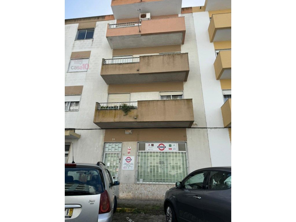 Vende-se loja com ótima localização no Montijo, Setúbal