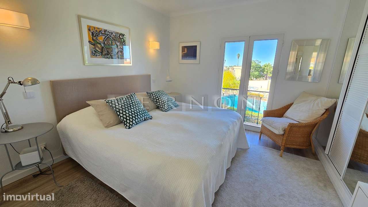 Apartamento de 2 quartos para venda no resort Gramacho Golf apenas a 1-4