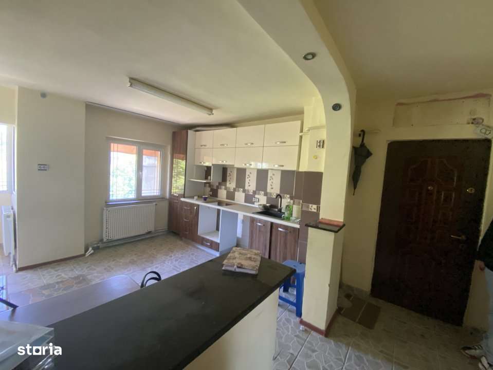Apartament de 77mp , 3 camere decomandat et.2/4  langa Biserica mica , - Imagine principală: 1/10