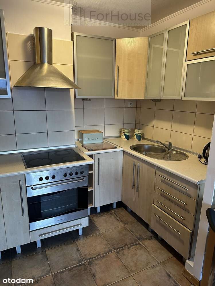 Parking! Klimatyzacja. Widok na wieżowce. - Pełny obrazek: 3/9