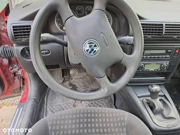 Volkswagen Passat 1.9 TDI Comfortline - 10
