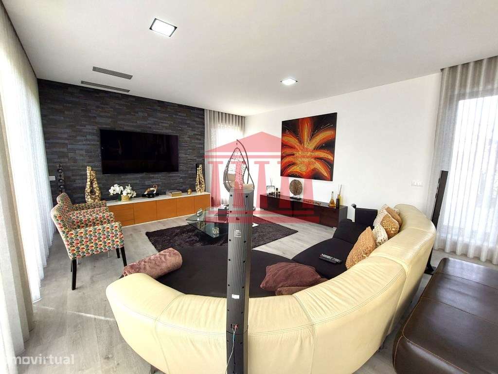 MORADIA TÉRREA SEMINOVA-19