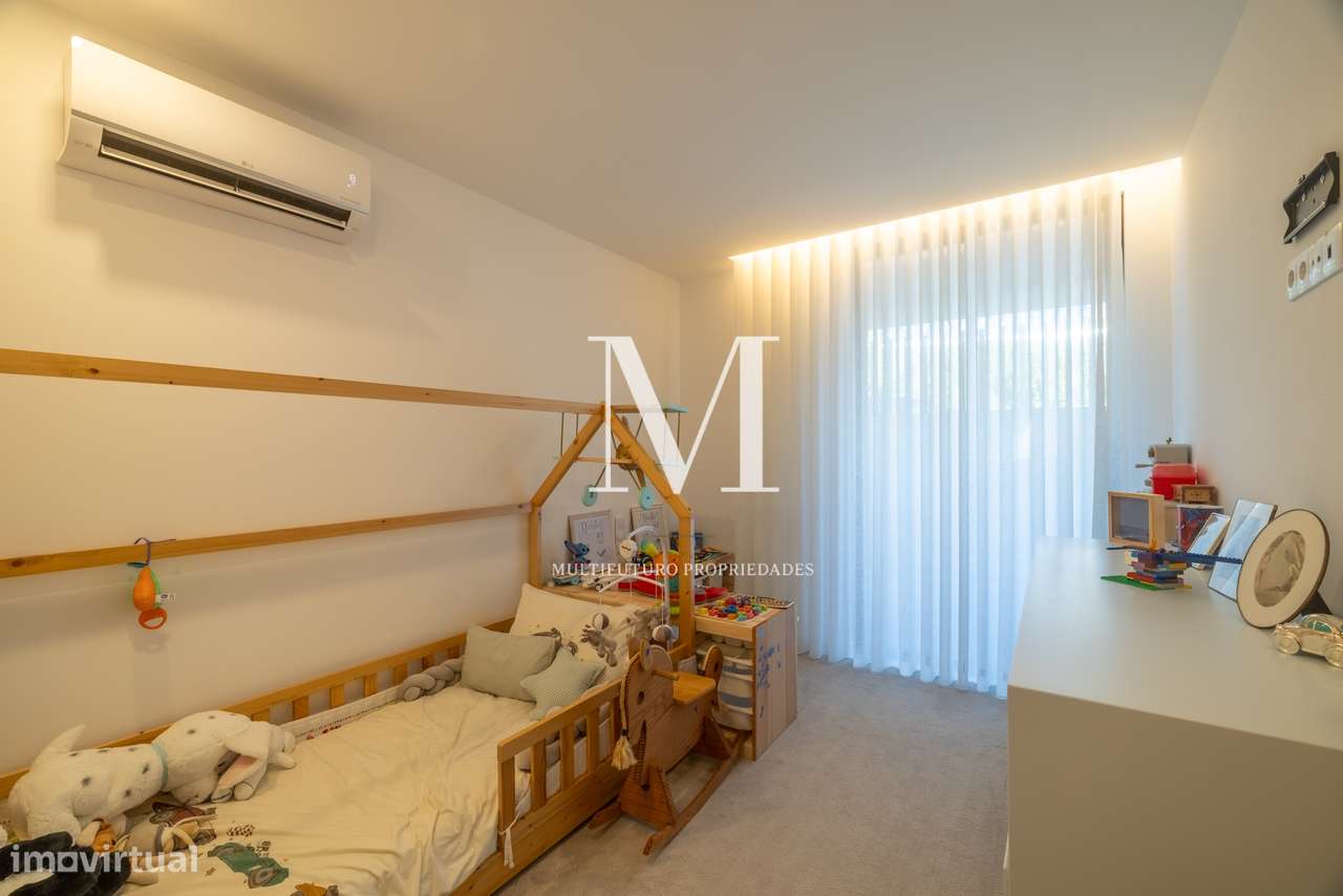Apartamento T3 | Terraço | Varandas | Garagem | Praia-9