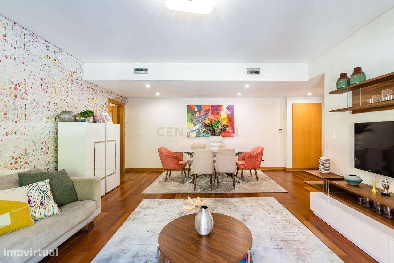 Apartamento T3 para arrendamento nas Colinas do Cruzeiro com Garagem - Grande imagem: 2/16