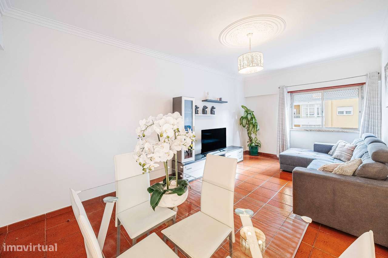 T2 totalmente remodelado no Cacém - Grande imagem: 3/41