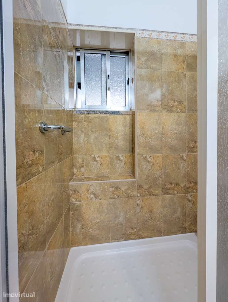 Apartamento T1 no Barreiro com boa localização-12