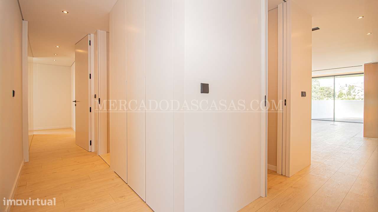 Apartamento T3, último andar, grandes áreas-11