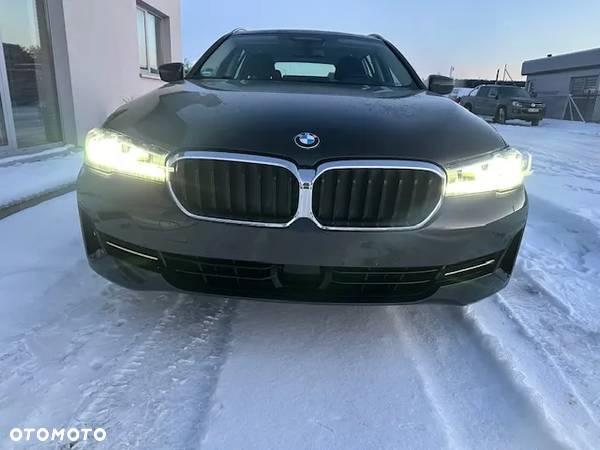 BMW Seria 5 540i xDrive mHEV Luxury Line sport - 4