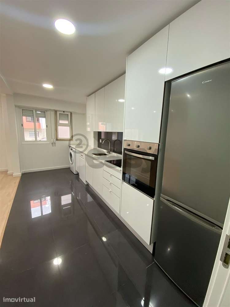 Oportunidade T2 Remodelado São Brás Oferta da Escritura - Grande imagem: 5/6