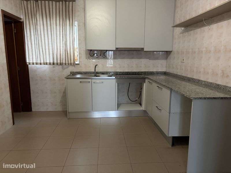 Arrendo Andar Moradia - Grande imagem: 5/8