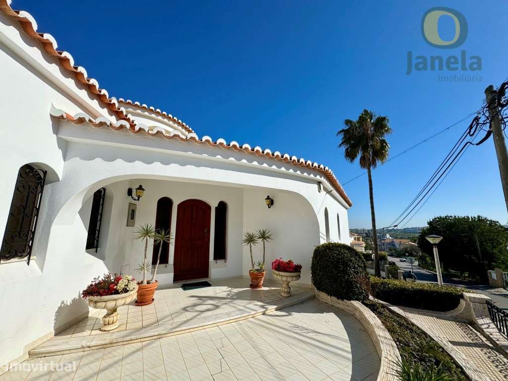 Sensacional Moradia T4+1 numa zona privilegiada do Algarve - Grande imagem: 5/41