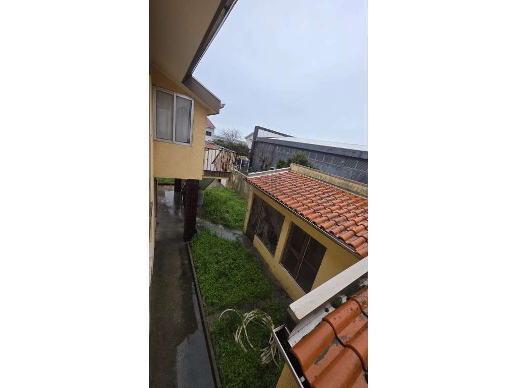 **Moradia de 4 frentes em Arcozelo - Oportunidade Única! **-7