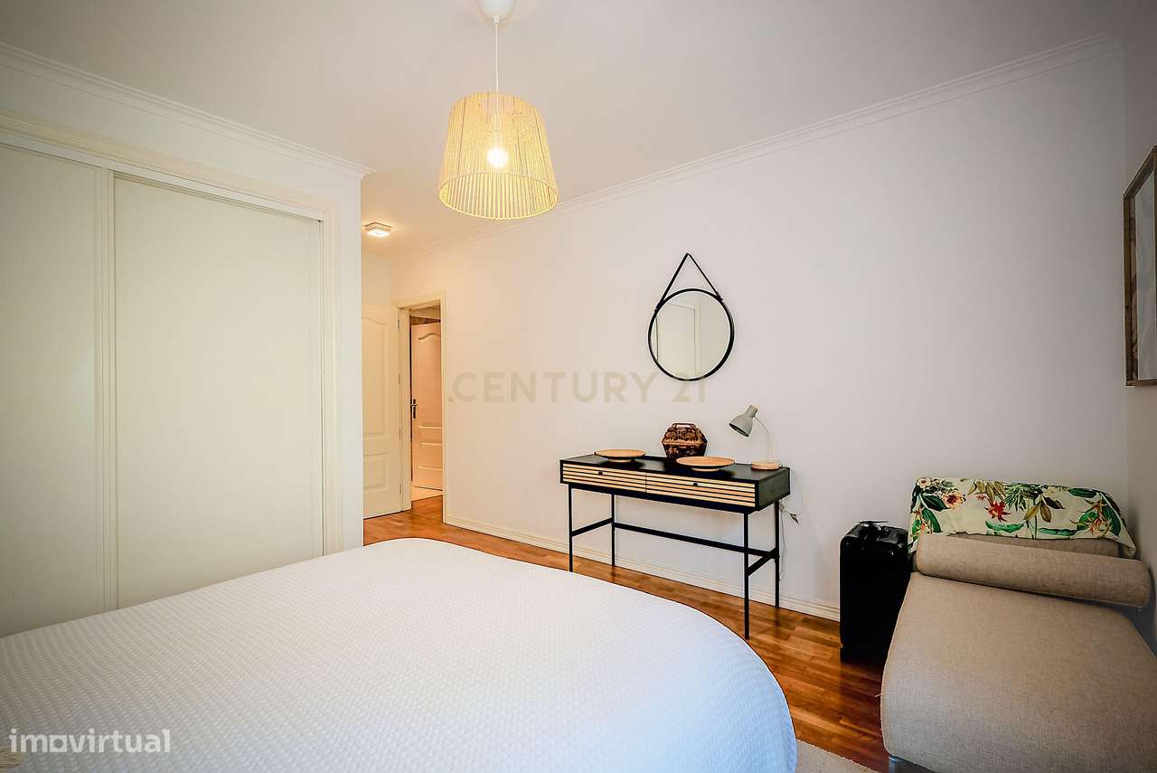 Apartamento T3 em Condomínio Privado no Estoril-19