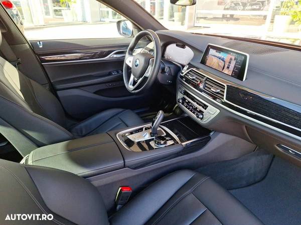 BMW Seria 7 740d xDrive MHEV - 15