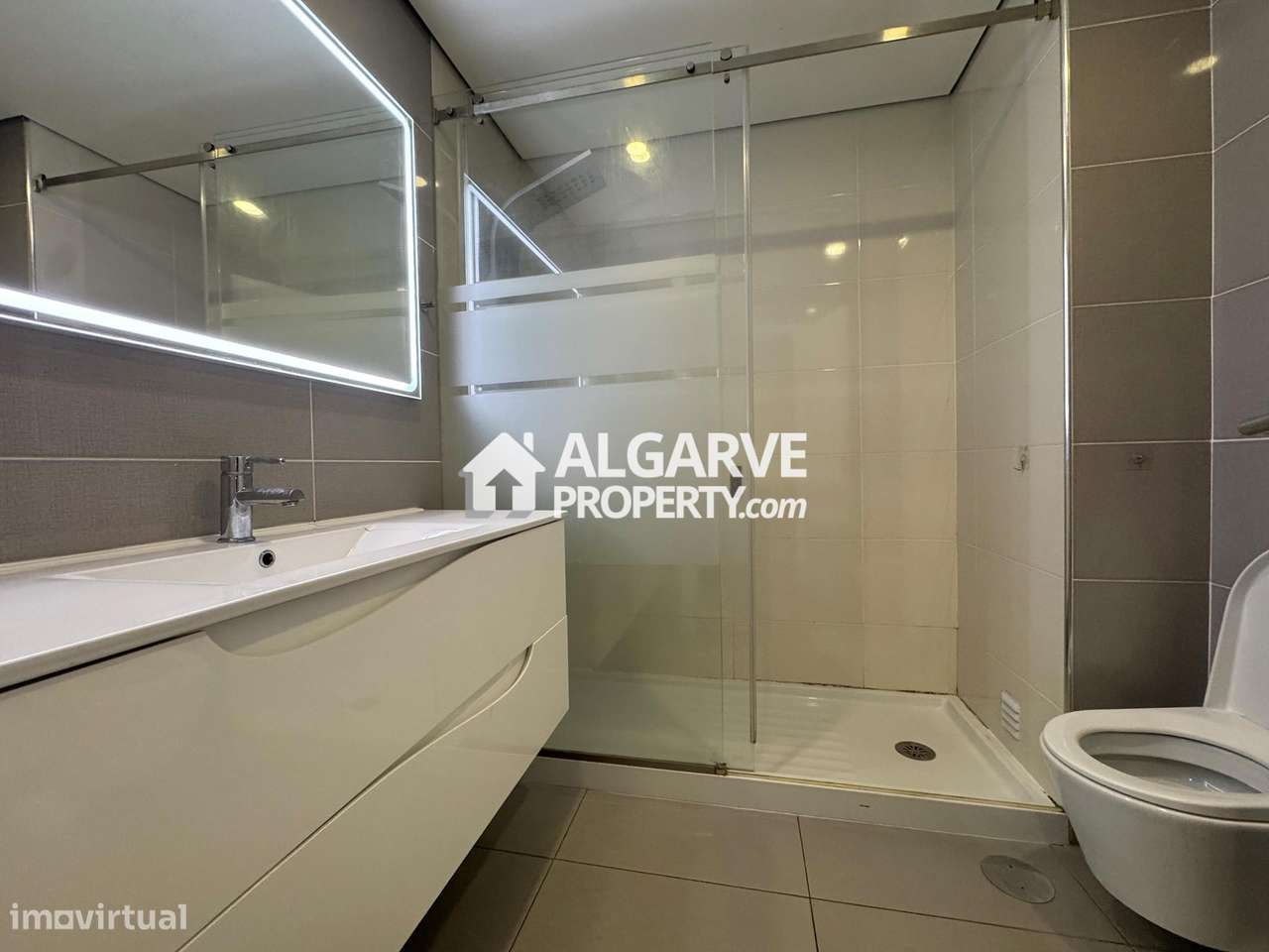 Apartamento T2 a 400 metros da Praia – Quarteira / Próximo da Marina d - Grande imagem: 5/17