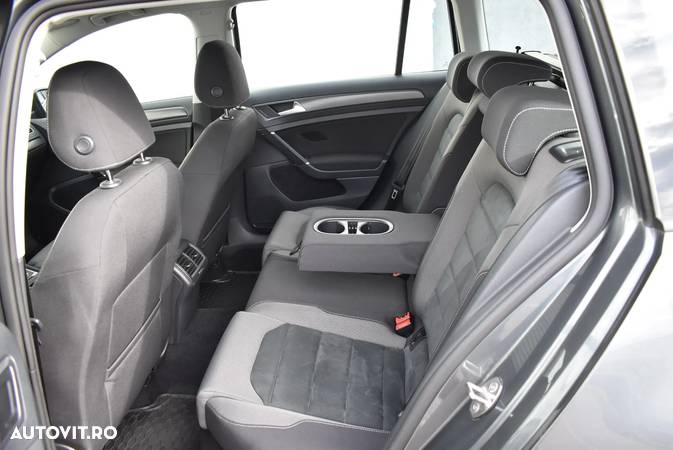 Volkswagen Golf 1.6 TDI DSG Comfortline - 24