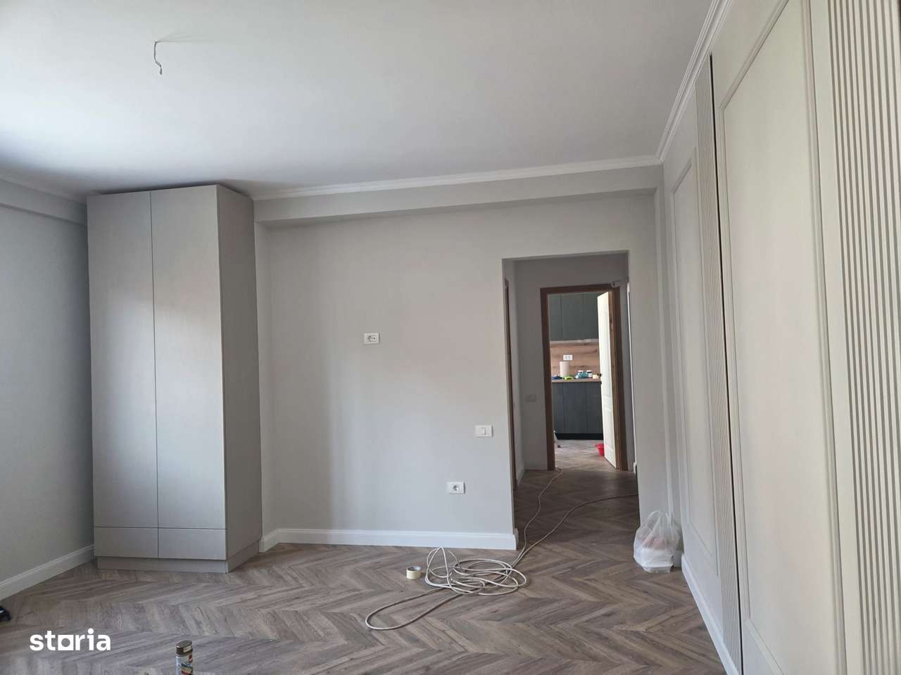 Apartament de vanzare 2 camere semidecomandat -  zona Bere - Pitesti-4