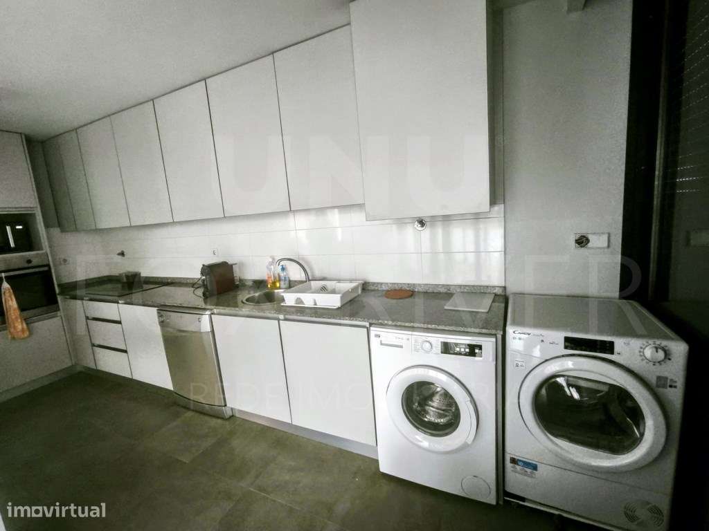 Apartamento T3 - Centro de Valença-8