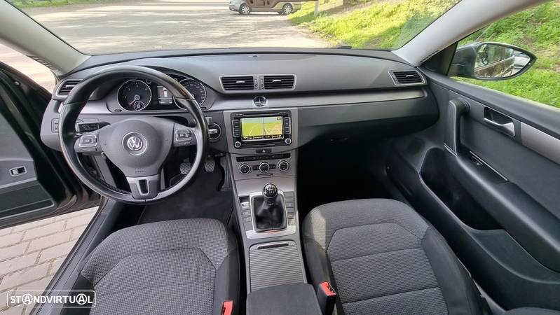 VW Passat Variant 1.6 TDI Confortline Navig - 13