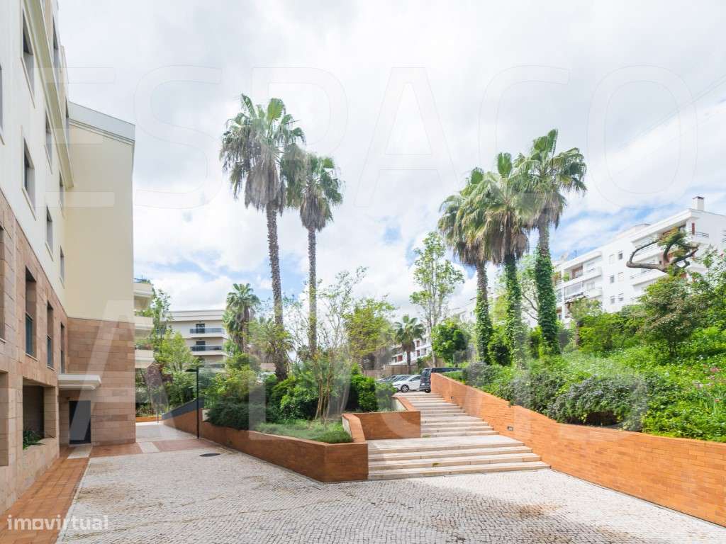 DESLUMBRANTE! Condomínio Privado com porteiro residente, vigilância...-12