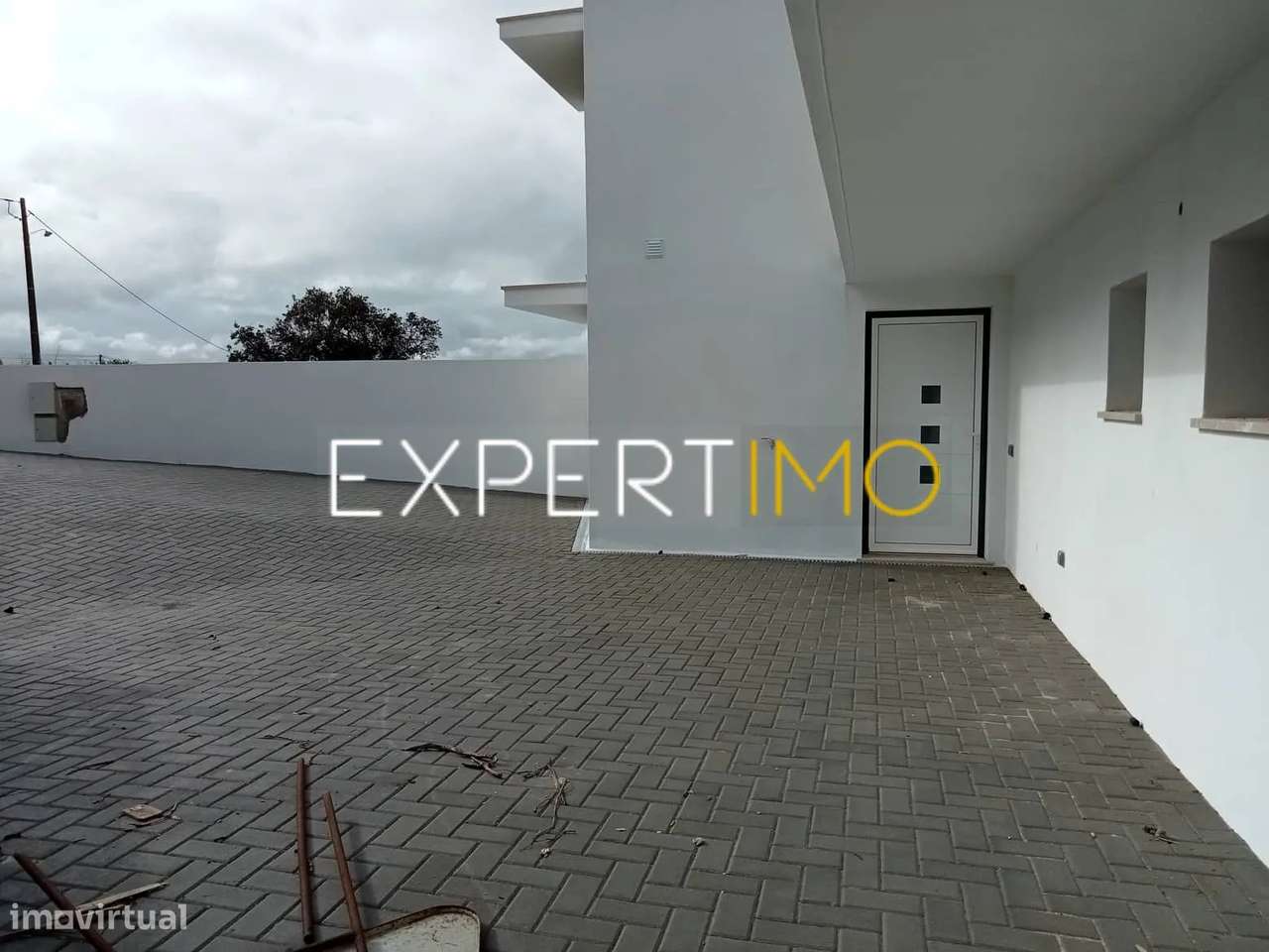 Moradia T2 São Bento, Porto de Mós, Leiria com design moderno-17