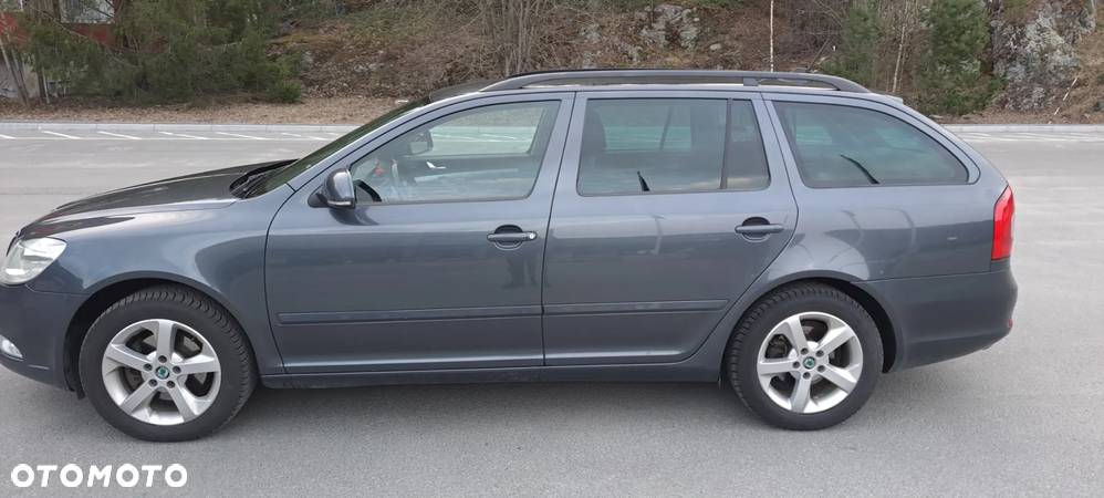 Skoda Octavia 2.0 TDI DPF Ambiente - 2