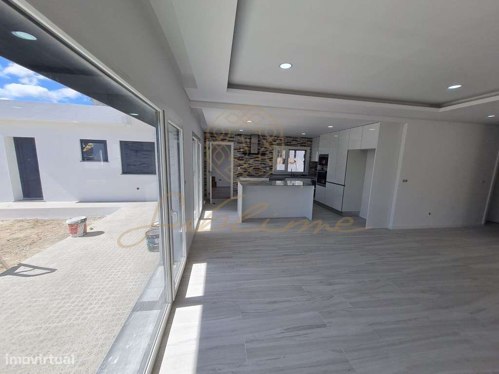 Moradia Térrea com 4 Quartos 'NOVA'-5