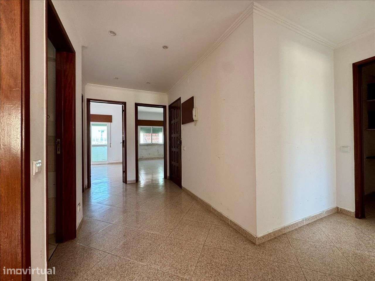 Apartamento T3 com amplo terraço no centro de Setúbal - Grande imagem: 2/23