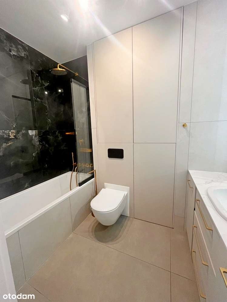 Balkon / 4 Pokoje / Garaż / Piwnica-12