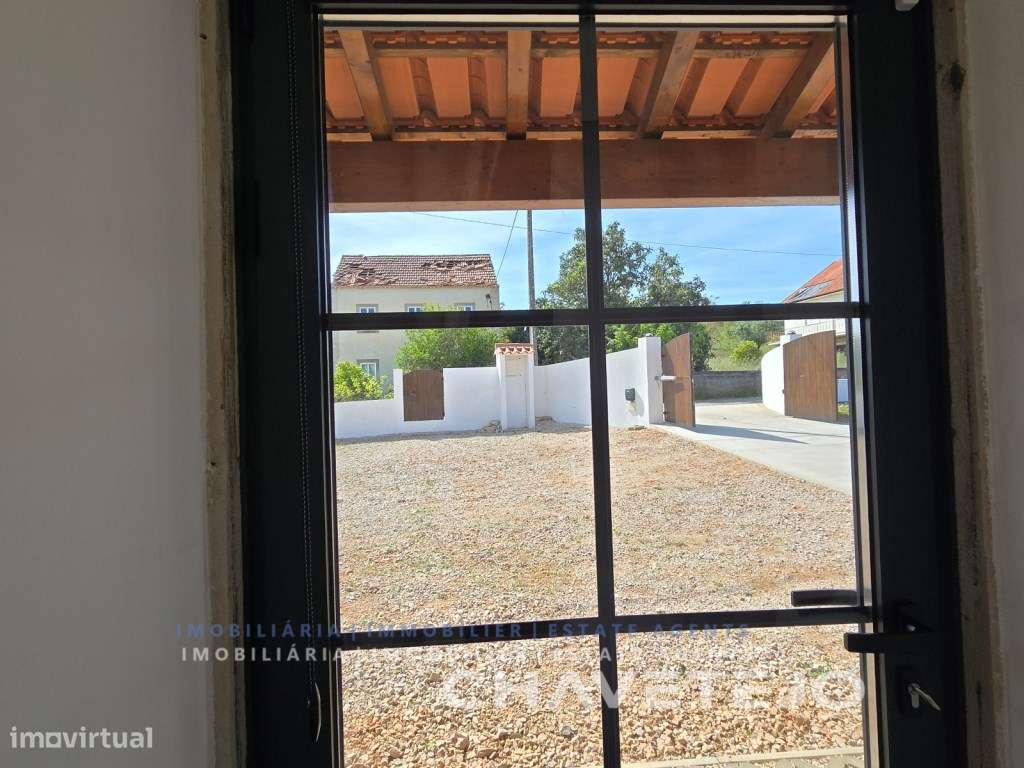Charmosa moradia T3 em pedra para venda perto de Chãos Ferreira do ...-14