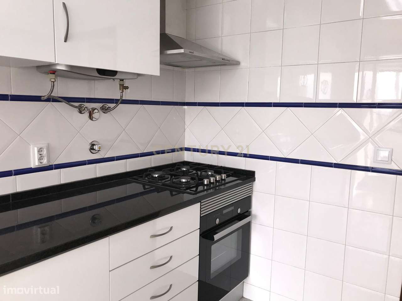 T3 Renovado com Vista Mar | Suíte | Box Fechada | Ericeira-23