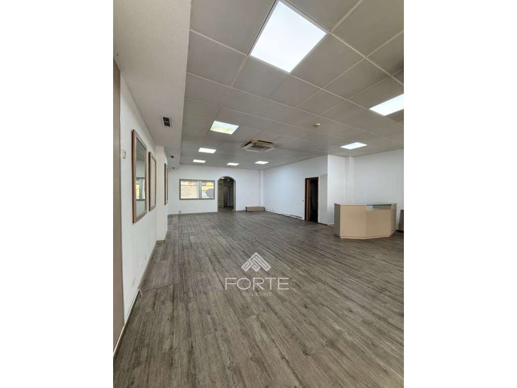 Loja para arrendamento no Centro de Santa Maria da Feira - Grande imagem: 3/10