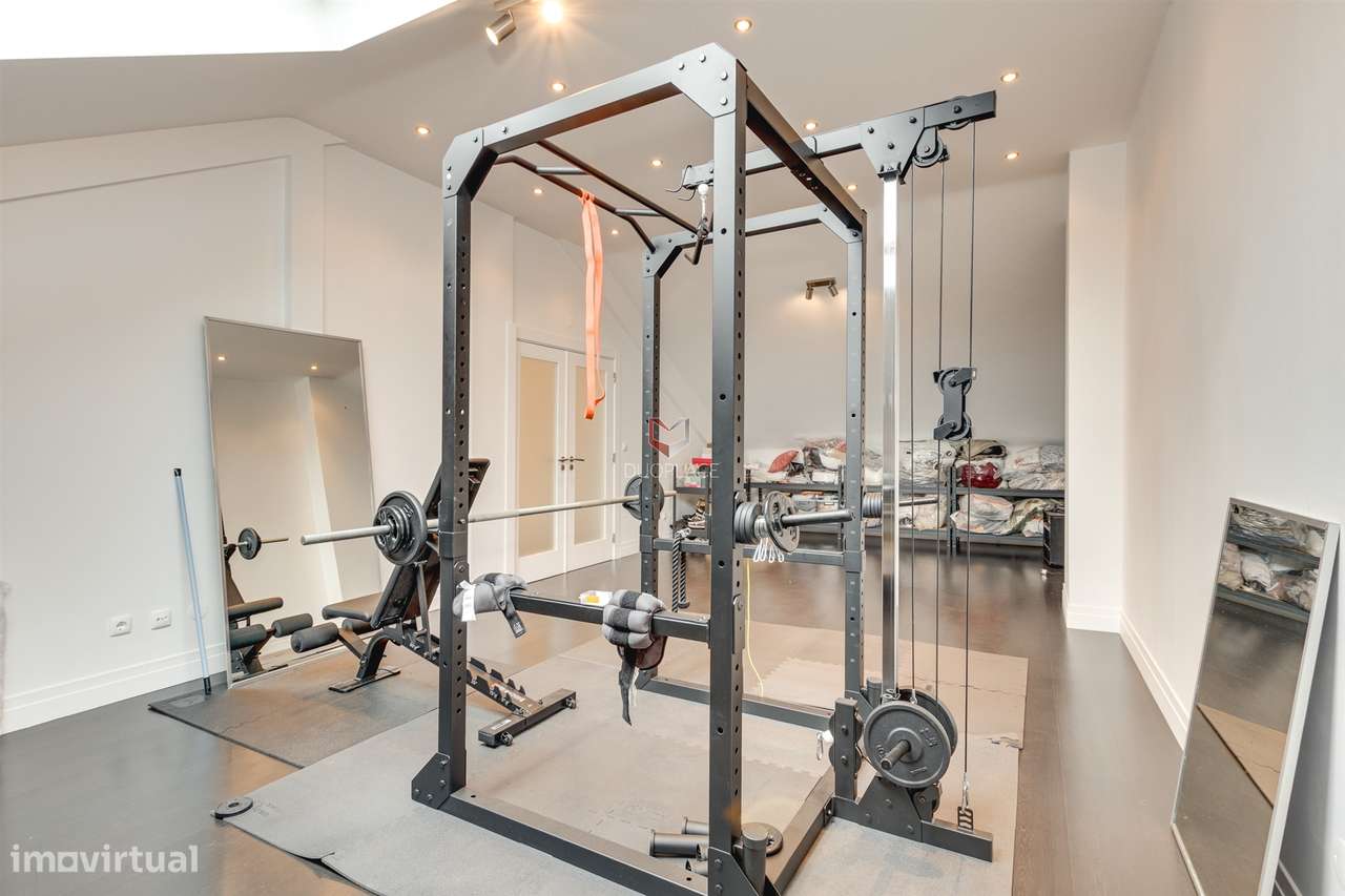 Moradia Premium T4 com Sótão, Ginásio, Garagem e Excelentes Áreas | Mo-45