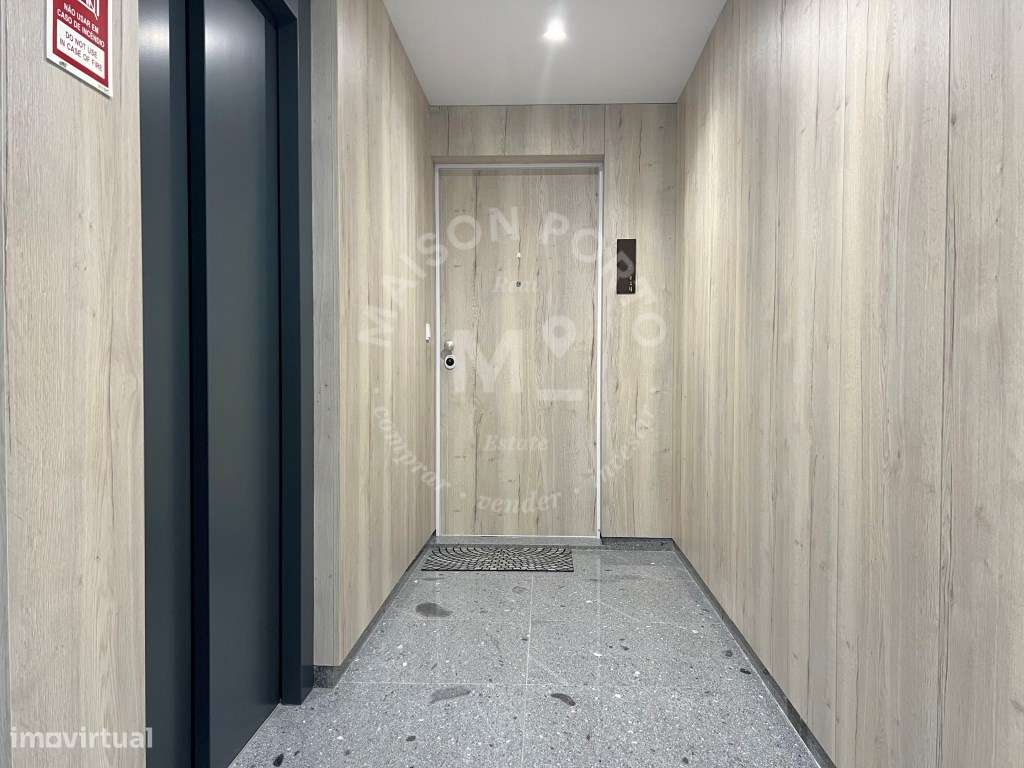 Apartamento T2 com Varanda, Suite e Lugar de Estacionamento em Água...-29