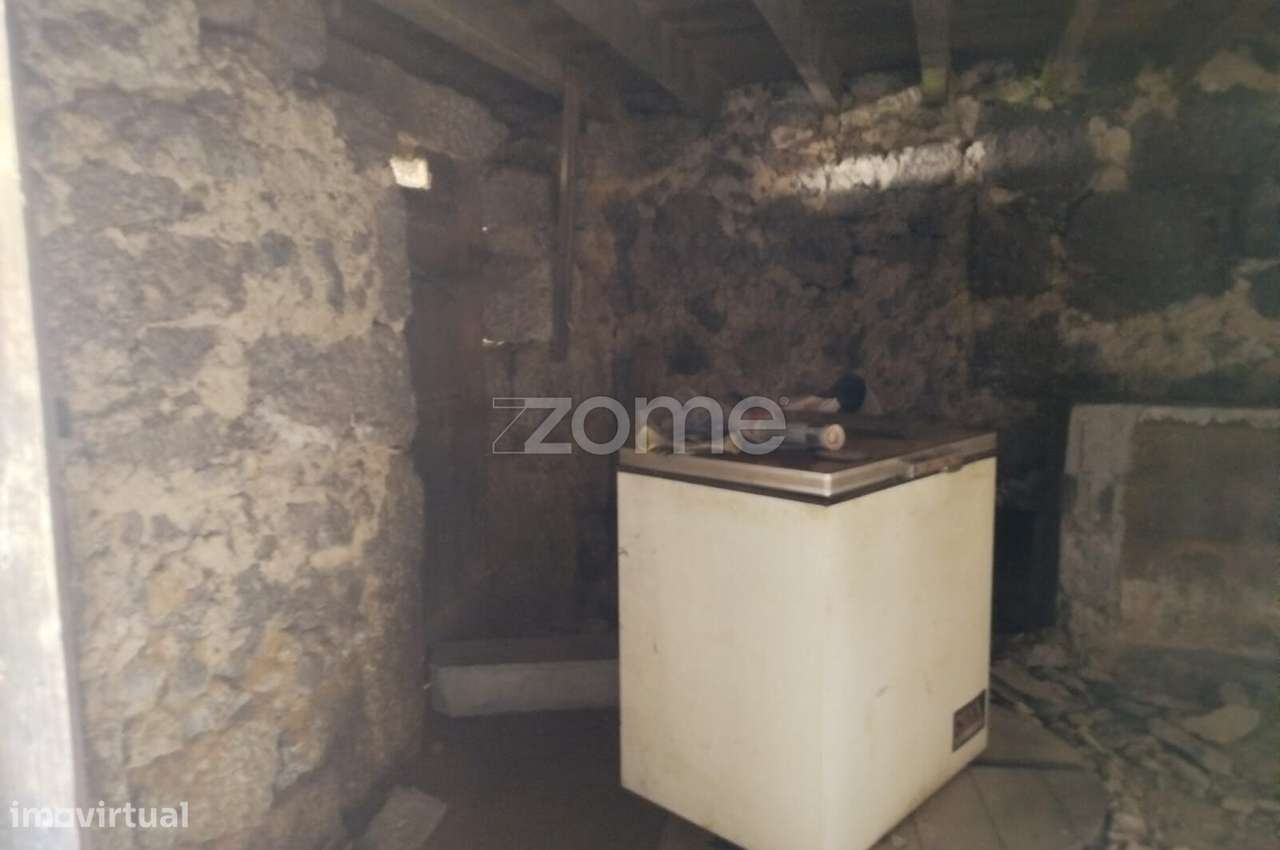 Duas Moradias em Pedra na Beira Alta – Oportunidade Única-25
