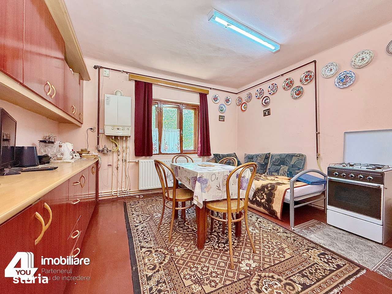 Casa 4 camere în Ineu str.Octavian Goga, teren 1079 mp pe colț - Imagine principală: 5/13